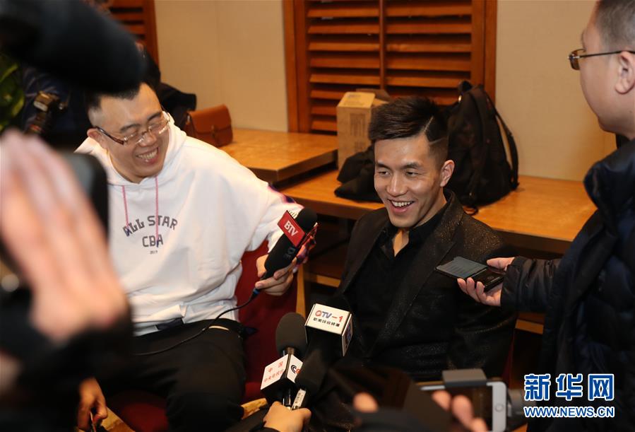 发起冲击